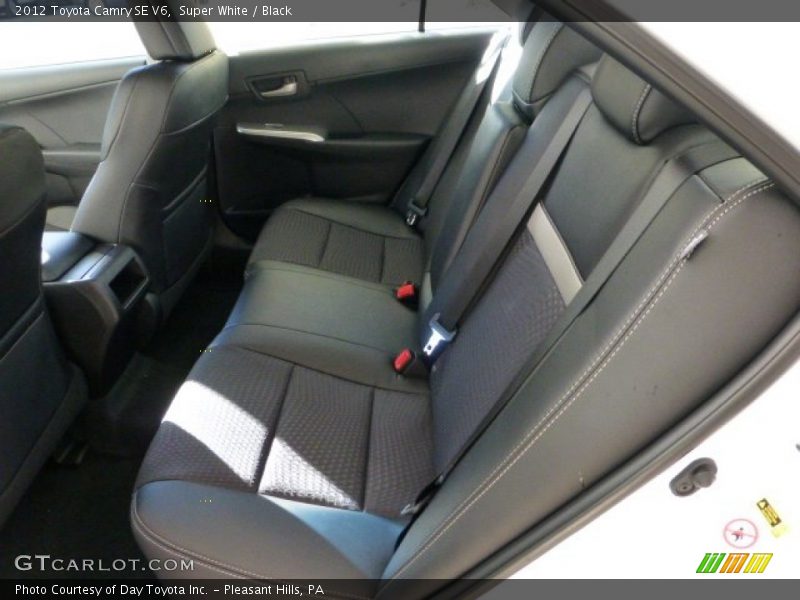 Super White / Black 2012 Toyota Camry SE V6