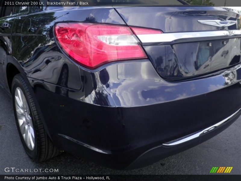Blackberry Pearl / Black 2011 Chrysler 200 LX