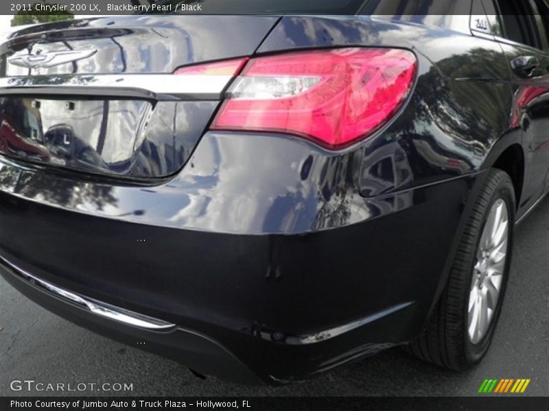 Blackberry Pearl / Black 2011 Chrysler 200 LX