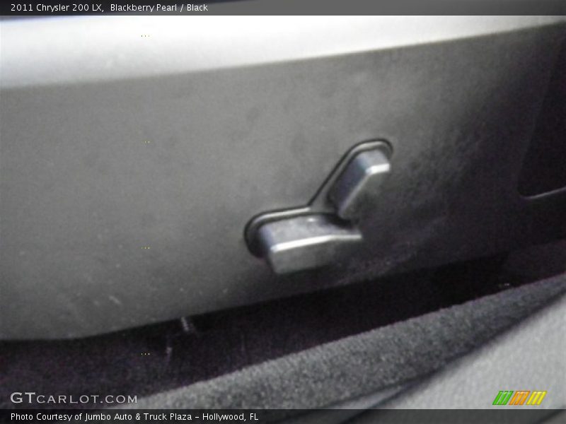 Blackberry Pearl / Black 2011 Chrysler 200 LX