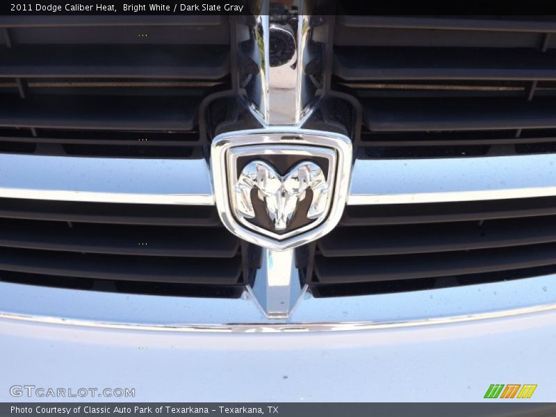 Bright White / Dark Slate Gray 2011 Dodge Caliber Heat