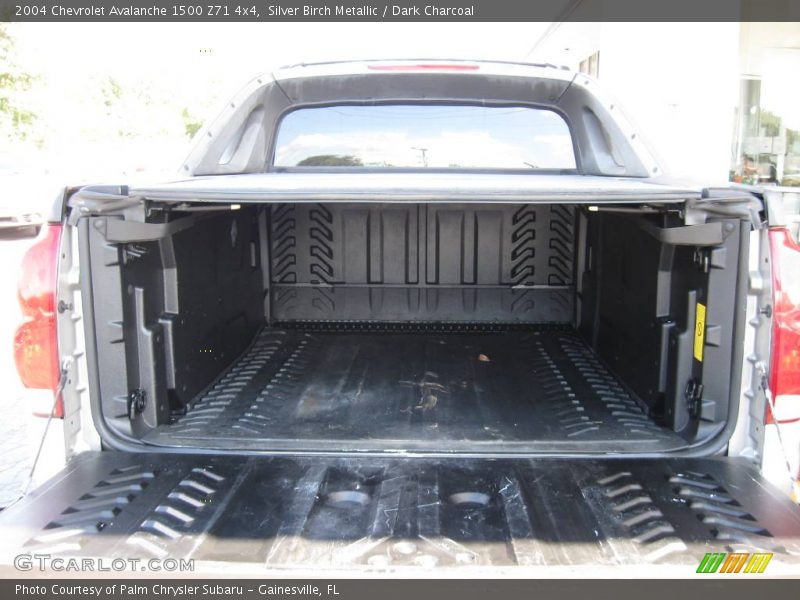 Silver Birch Metallic / Dark Charcoal 2004 Chevrolet Avalanche 1500 Z71 4x4