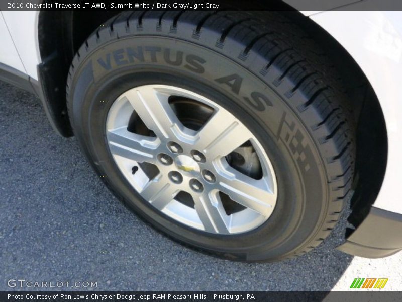 Summit White / Dark Gray/Light Gray 2010 Chevrolet Traverse LT AWD