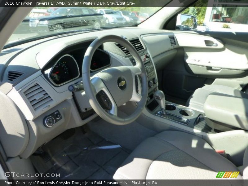Summit White / Dark Gray/Light Gray 2010 Chevrolet Traverse LT AWD