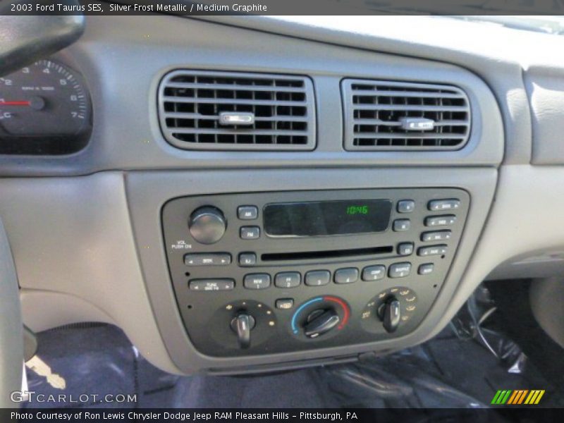 Silver Frost Metallic / Medium Graphite 2003 Ford Taurus SES