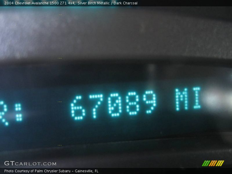 Silver Birch Metallic / Dark Charcoal 2004 Chevrolet Avalanche 1500 Z71 4x4