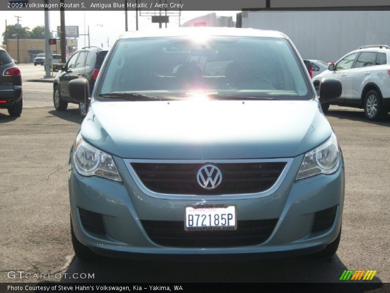 Antigua Blue Metallic / Aero Grey 2009 Volkswagen Routan S