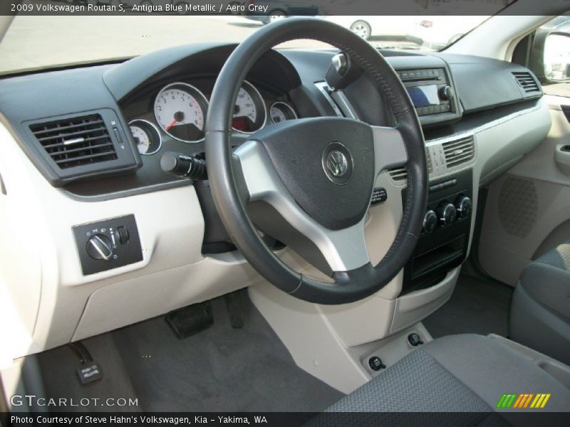 Antigua Blue Metallic / Aero Grey 2009 Volkswagen Routan S