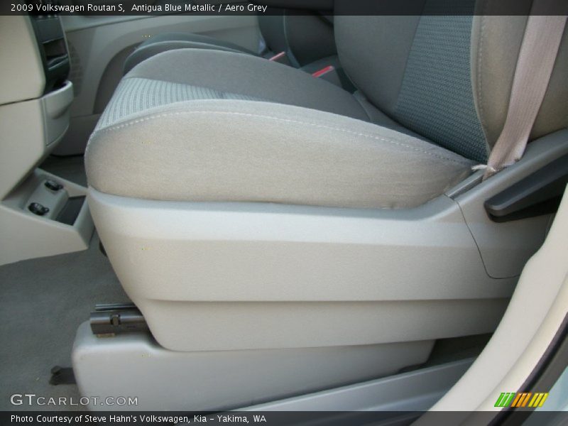 Antigua Blue Metallic / Aero Grey 2009 Volkswagen Routan S