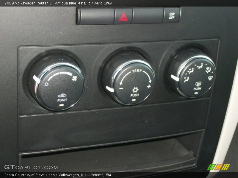 Antigua Blue Metallic / Aero Grey 2009 Volkswagen Routan S