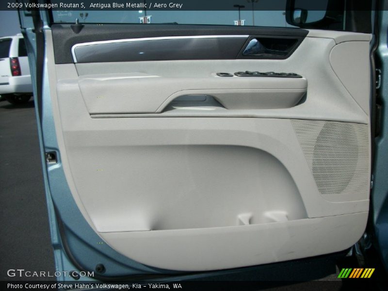 Antigua Blue Metallic / Aero Grey 2009 Volkswagen Routan S
