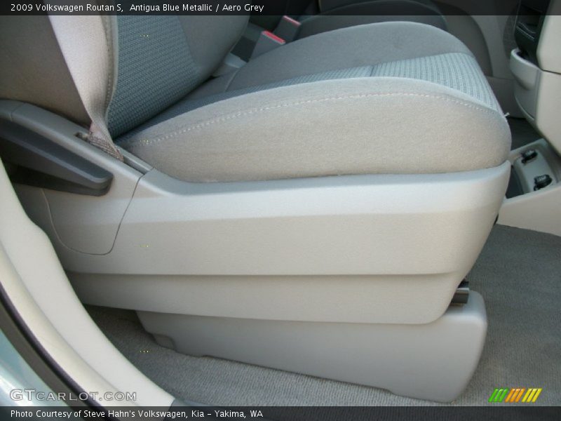 Antigua Blue Metallic / Aero Grey 2009 Volkswagen Routan S