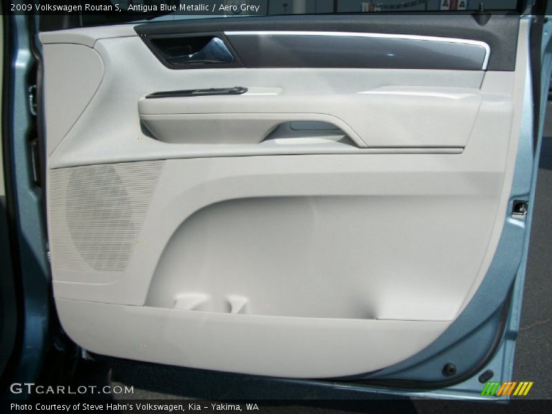 Antigua Blue Metallic / Aero Grey 2009 Volkswagen Routan S