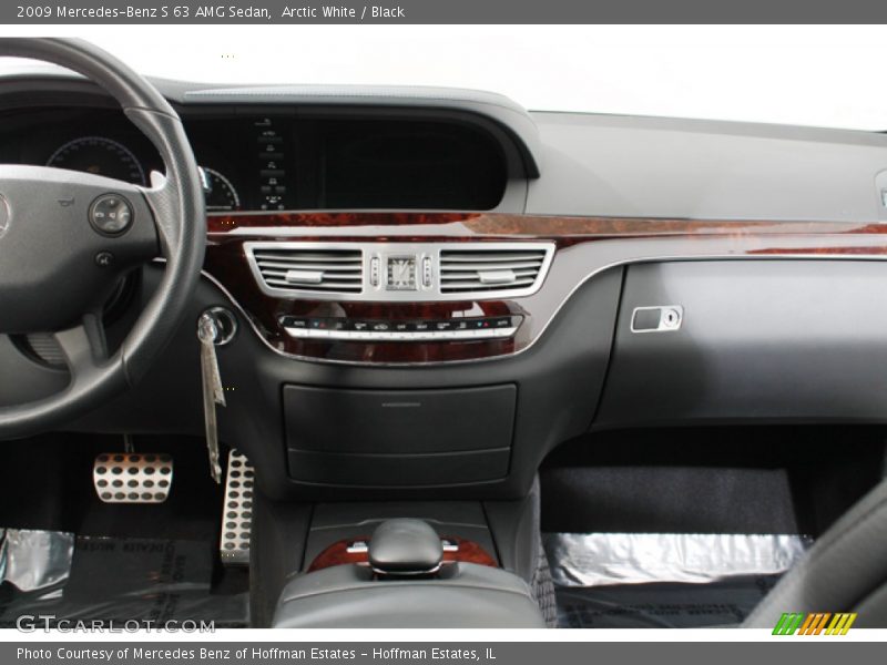 Arctic White / Black 2009 Mercedes-Benz S 63 AMG Sedan
