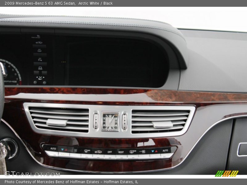 Arctic White / Black 2009 Mercedes-Benz S 63 AMG Sedan