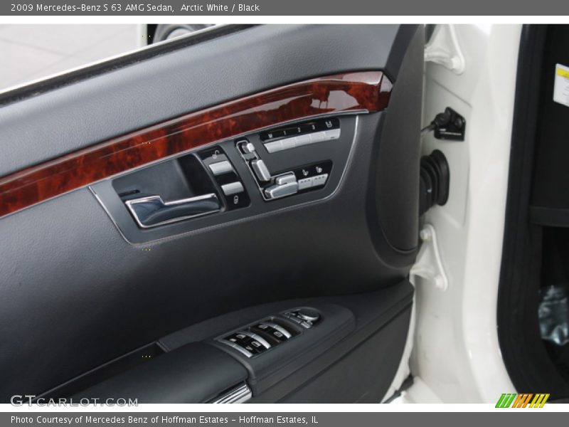 Arctic White / Black 2009 Mercedes-Benz S 63 AMG Sedan