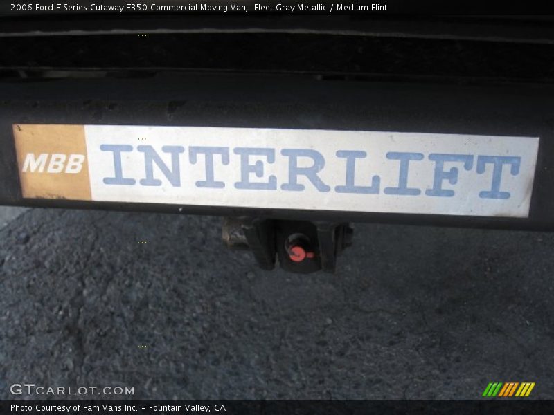 Fleet Gray Metallic / Medium Flint 2006 Ford E Series Cutaway E350 Commercial Moving Van