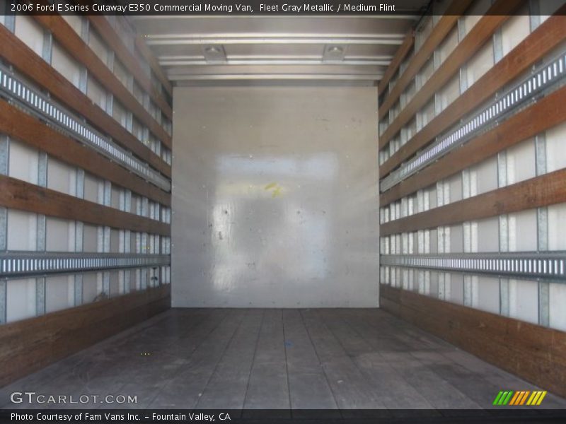  2006 E Series Cutaway E350 Commercial Moving Van Trunk