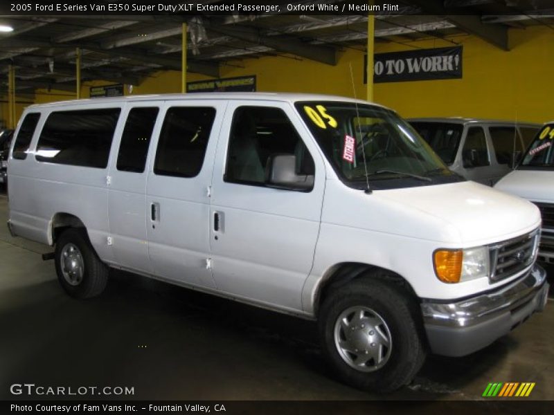 Oxford White / Medium Flint 2005 Ford E Series Van E350 Super Duty XLT Extended Passenger