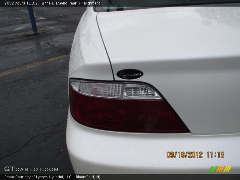 White Diamond Pearl / Parchment 2002 Acura TL 3.2