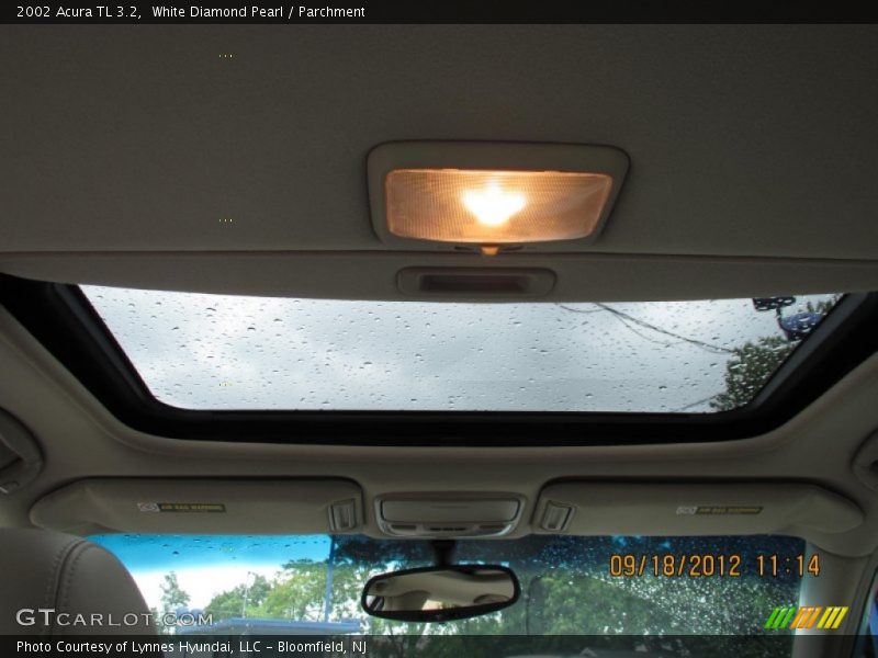 White Diamond Pearl / Parchment 2002 Acura TL 3.2