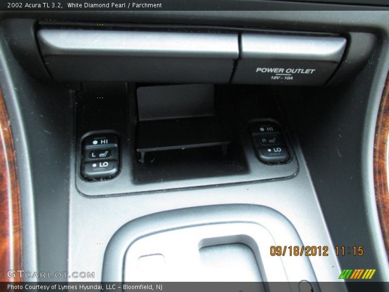 White Diamond Pearl / Parchment 2002 Acura TL 3.2