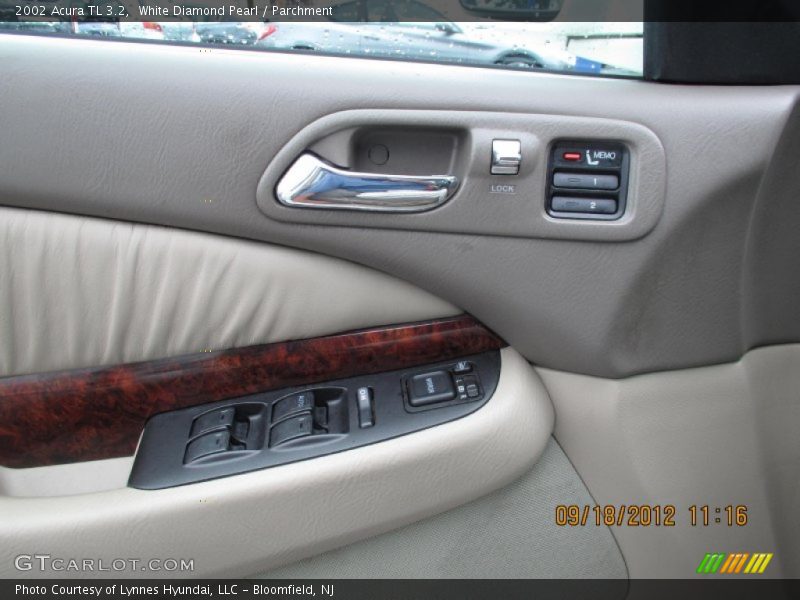 White Diamond Pearl / Parchment 2002 Acura TL 3.2