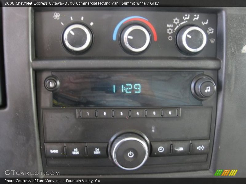 Controls of 2008 Express Cutaway 3500 Commercial Moving Van