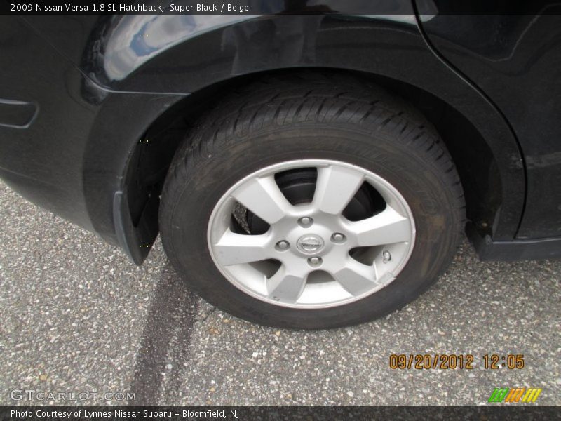 Super Black / Beige 2009 Nissan Versa 1.8 SL Hatchback