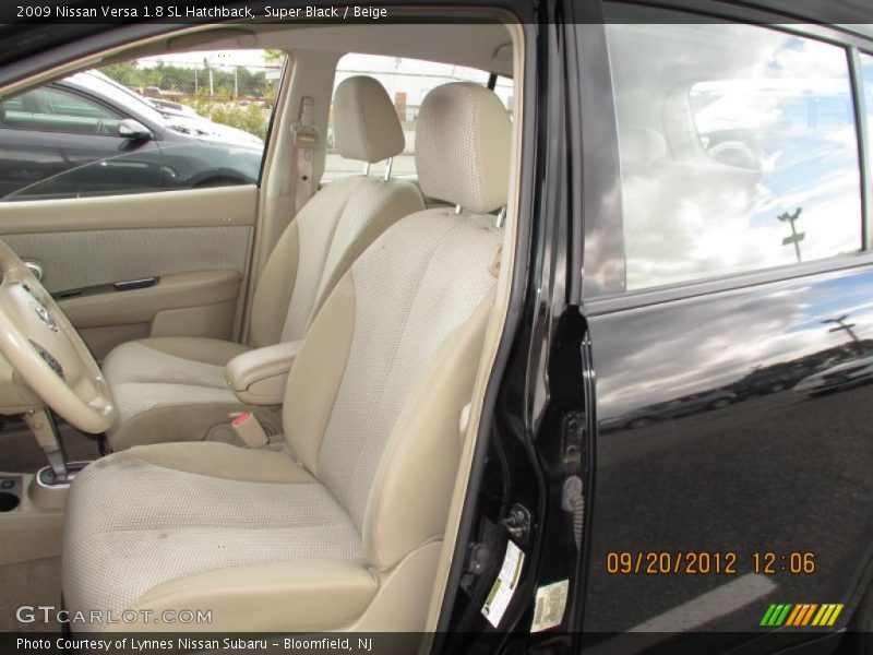 Super Black / Beige 2009 Nissan Versa 1.8 SL Hatchback