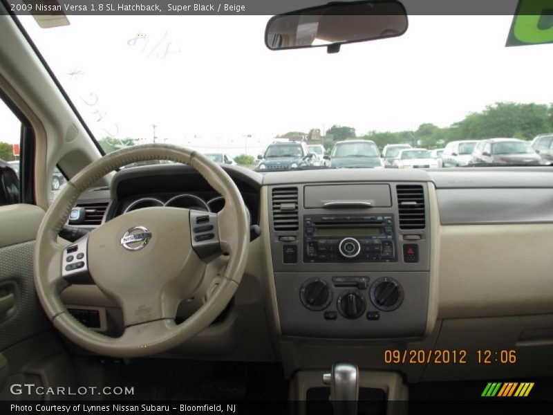 Super Black / Beige 2009 Nissan Versa 1.8 SL Hatchback
