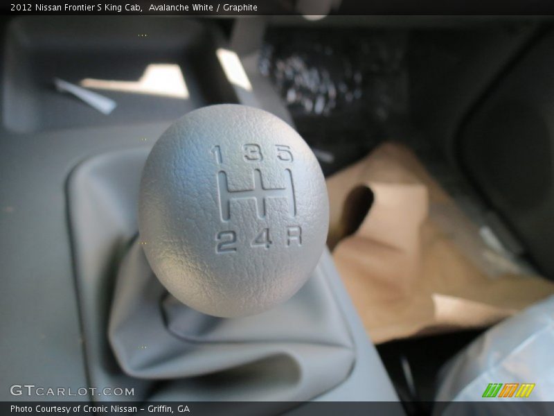 Avalanche White / Graphite 2012 Nissan Frontier S King Cab