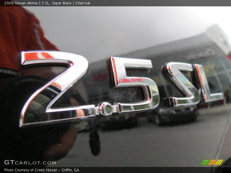  2009 Altima 2.5 SL Logo