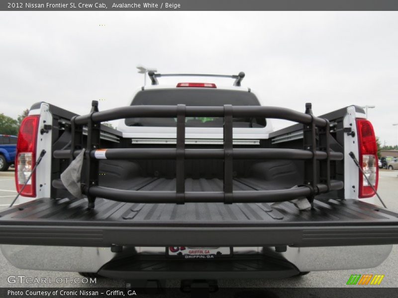 Avalanche White / Beige 2012 Nissan Frontier SL Crew Cab