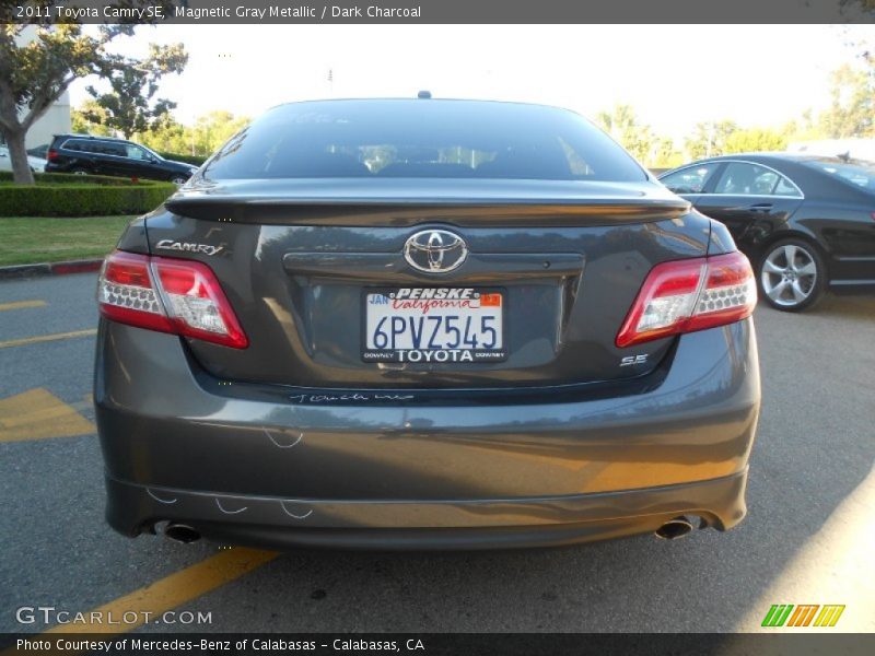 Magnetic Gray Metallic / Dark Charcoal 2011 Toyota Camry SE