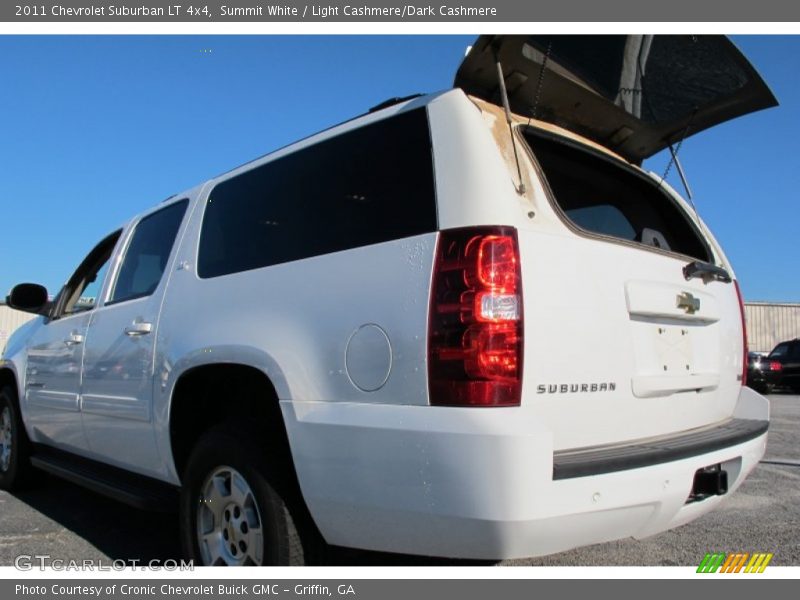Summit White / Light Cashmere/Dark Cashmere 2011 Chevrolet Suburban LT 4x4