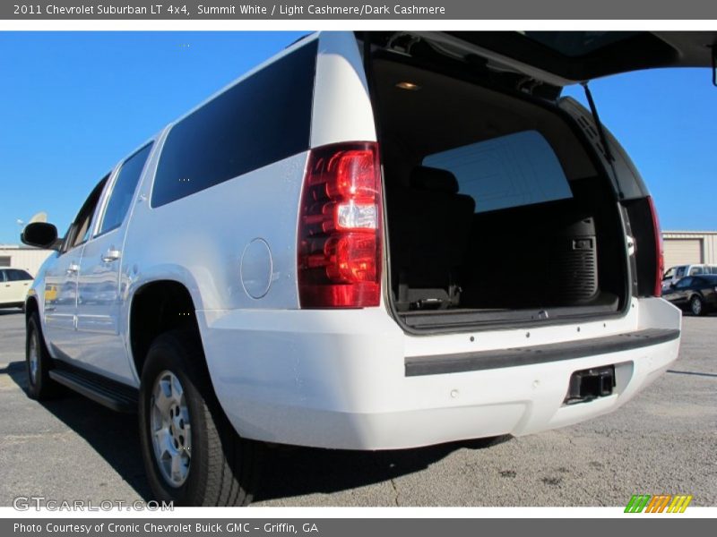 Summit White / Light Cashmere/Dark Cashmere 2011 Chevrolet Suburban LT 4x4