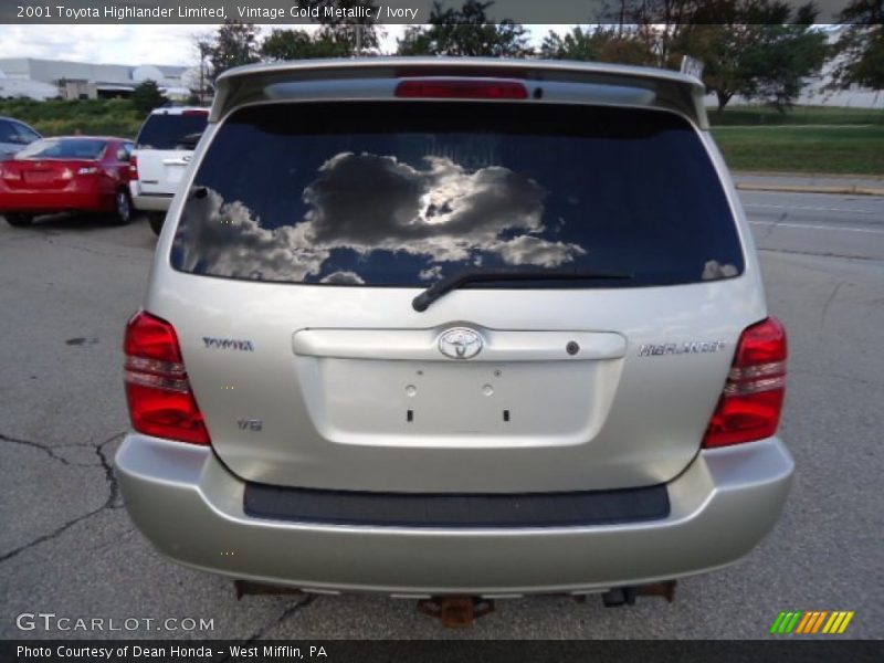Vintage Gold Metallic / Ivory 2001 Toyota Highlander Limited