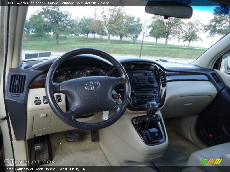 Vintage Gold Metallic / Ivory 2001 Toyota Highlander Limited