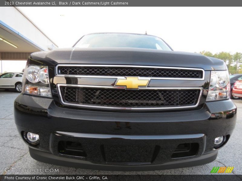 Black / Dark Cashmere/Light Cashmere 2013 Chevrolet Avalanche LS