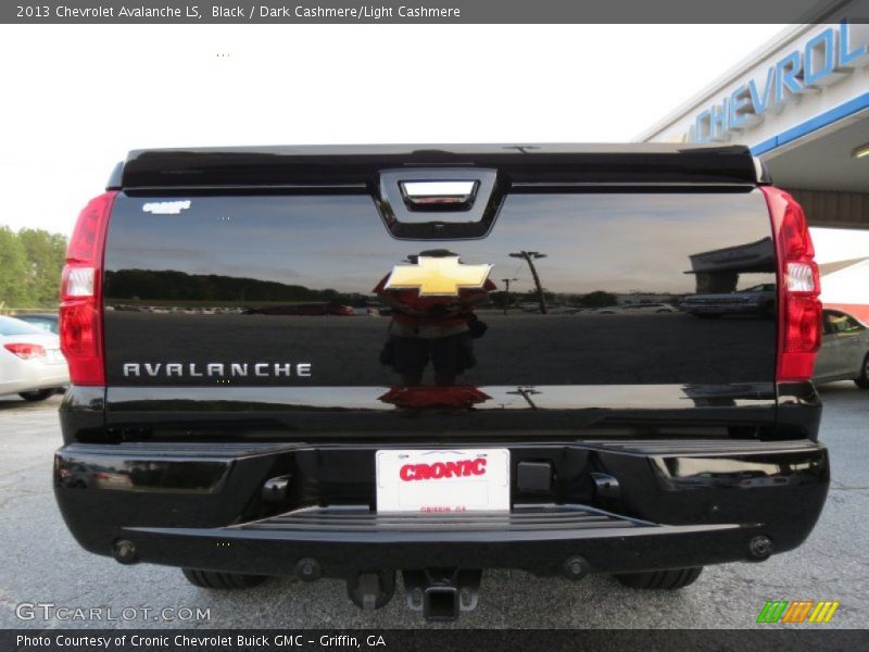 Black / Dark Cashmere/Light Cashmere 2013 Chevrolet Avalanche LS