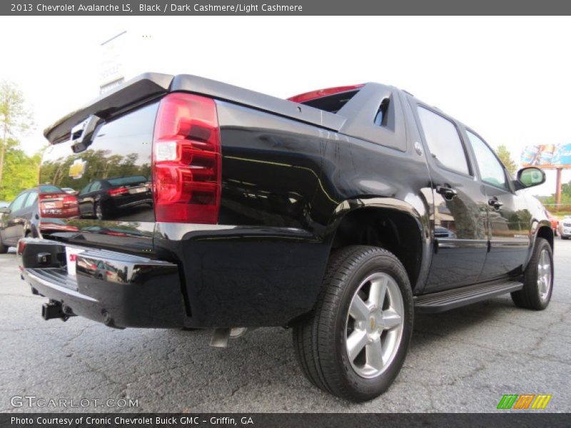 Black / Dark Cashmere/Light Cashmere 2013 Chevrolet Avalanche LS