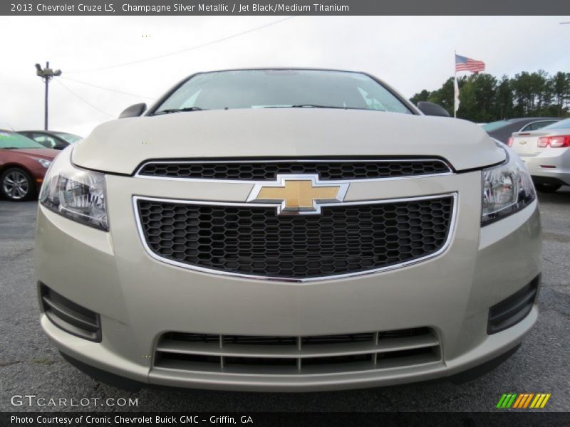 Champagne Silver Metallic / Jet Black/Medium Titanium 2013 Chevrolet Cruze LS