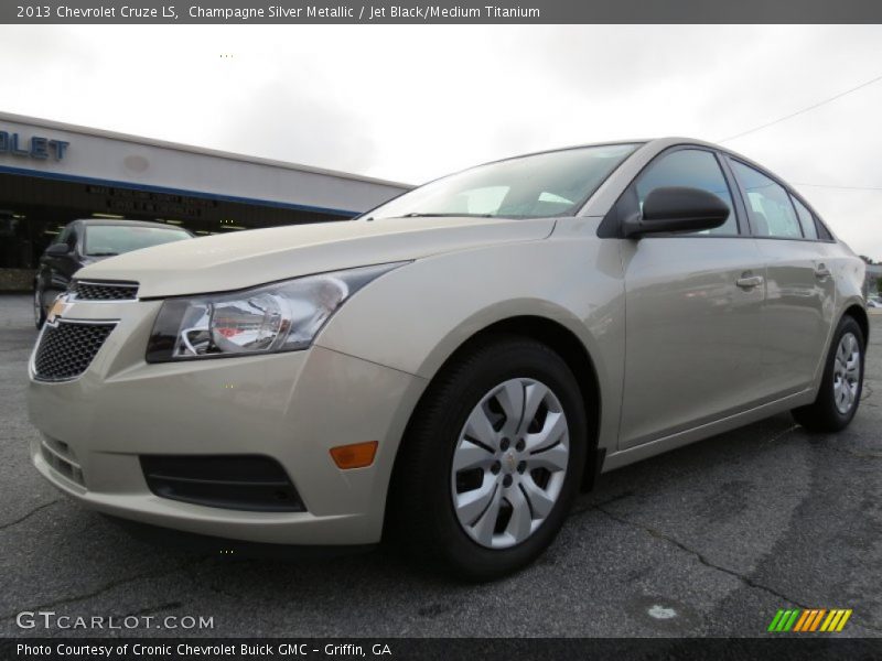 Champagne Silver Metallic / Jet Black/Medium Titanium 2013 Chevrolet Cruze LS