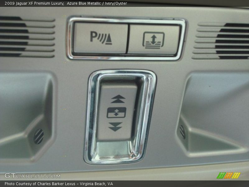 Controls of 2009 XF Premium Luxury