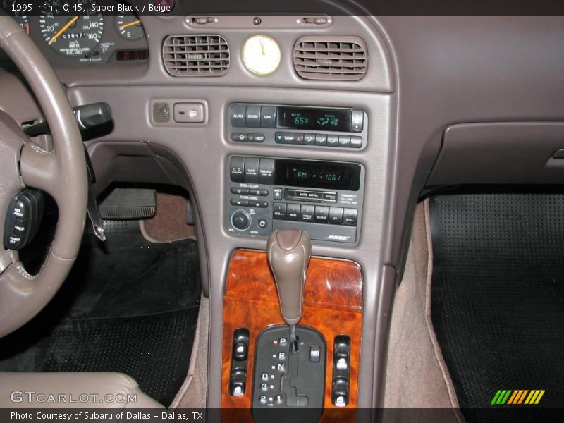 Super Black / Beige 1995 Infiniti Q 45