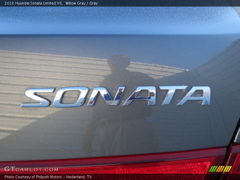 Willow Gray / Gray 2010 Hyundai Sonata Limited V6