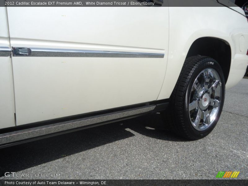 White Diamond Tricoat / Ebony/Ebony 2012 Cadillac Escalade EXT Premium AWD