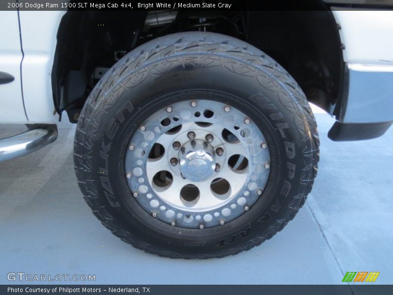 Bright White / Medium Slate Gray 2006 Dodge Ram 1500 SLT Mega Cab 4x4
