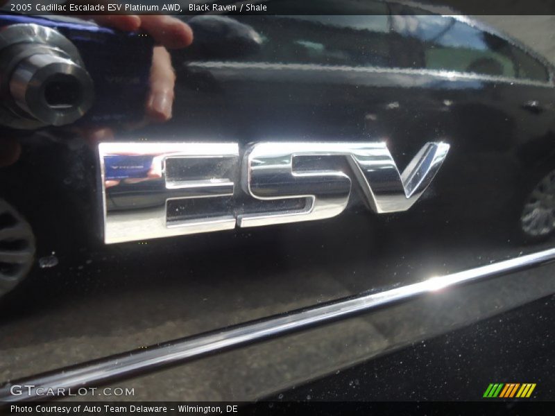 Black Raven / Shale 2005 Cadillac Escalade ESV Platinum AWD